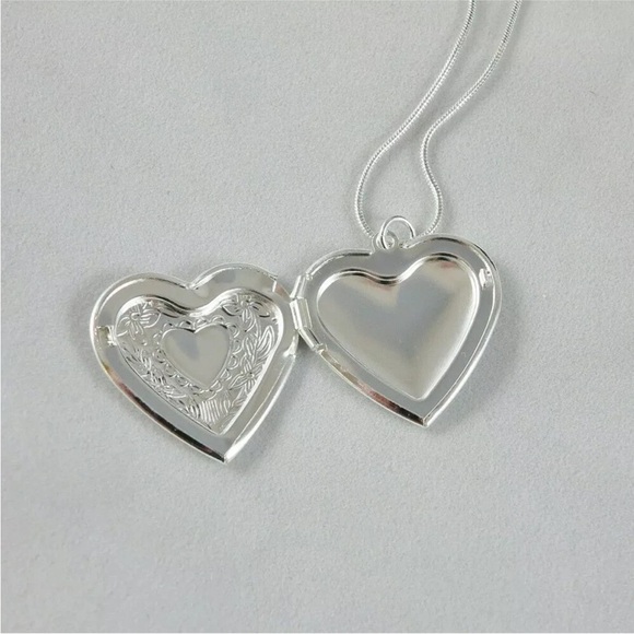 Intricate Silver Heart Pendant Necklace 925 heart locket and chain - Picture 2 of 11